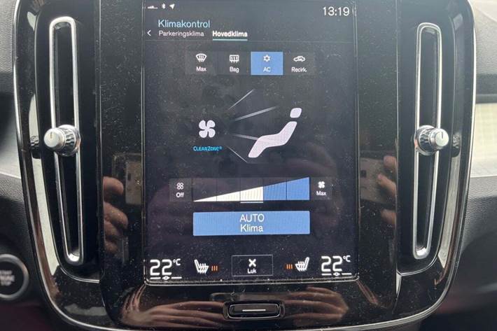 Sort Volvo XC40 fra 2023