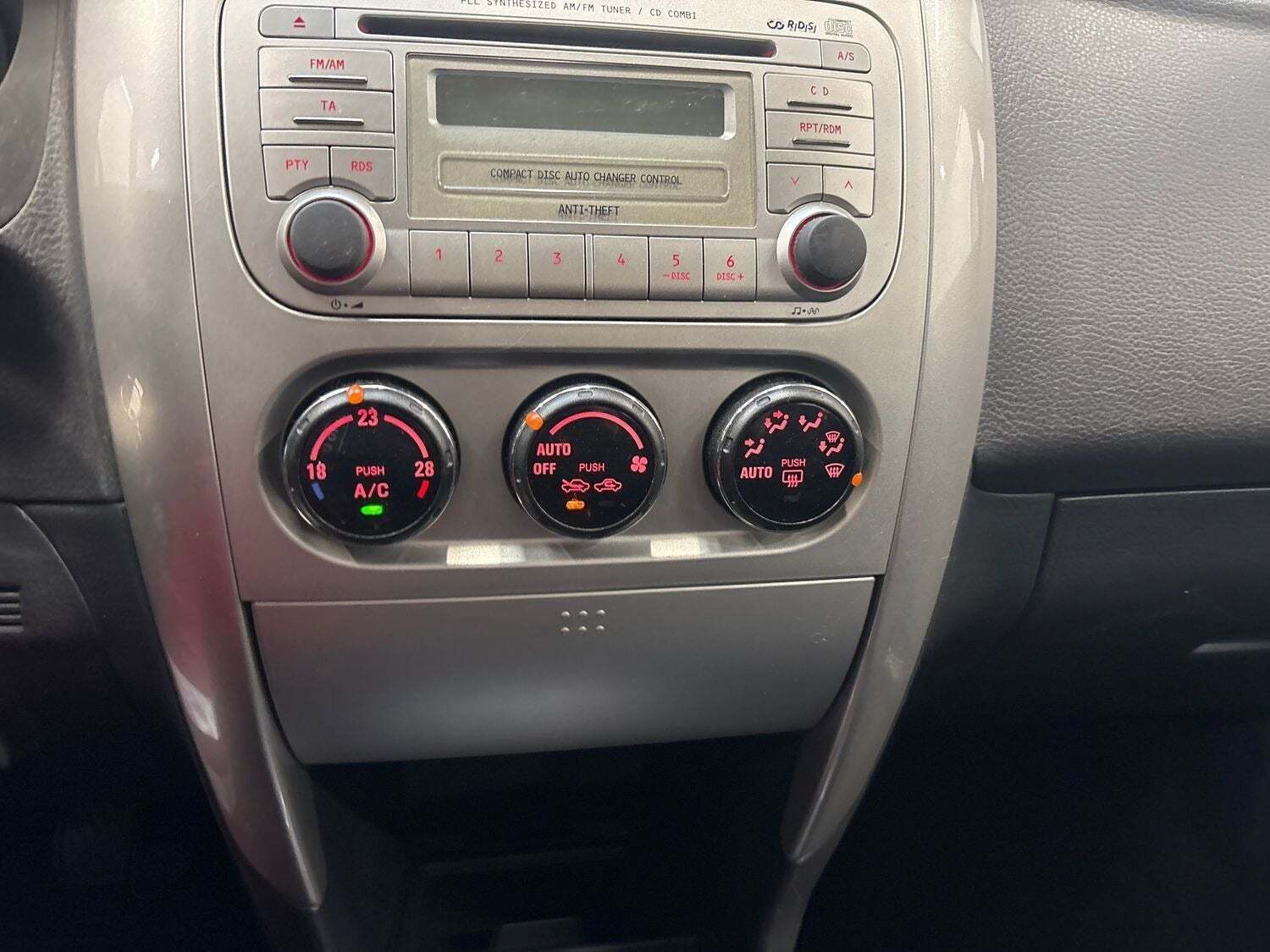 Suzuki Liana 1,6 aut.