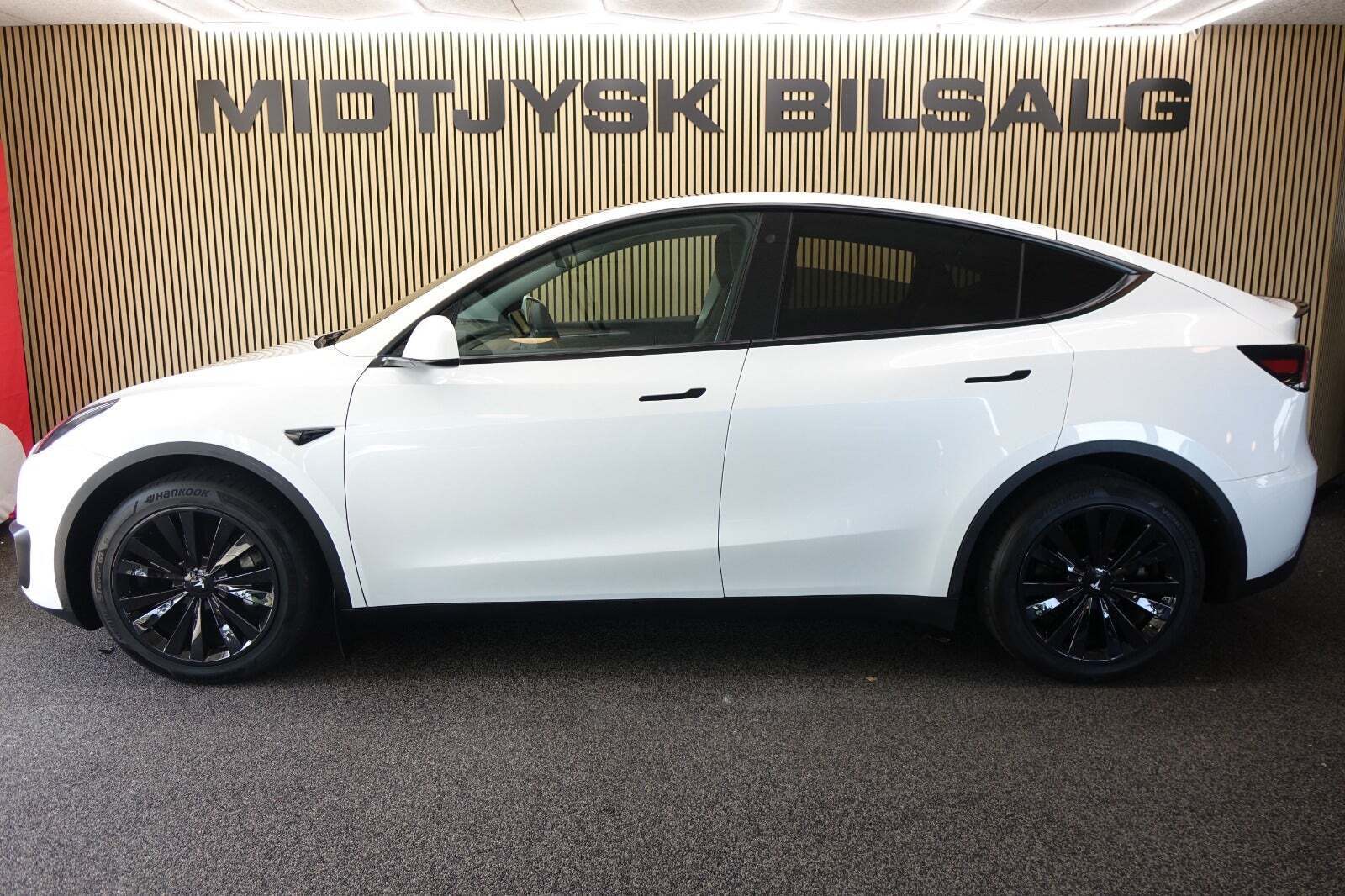 Tesla Model Y Long Range AWD