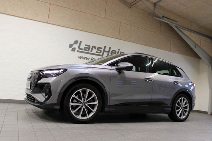Grå Audi Q4 e-tron fra 2023