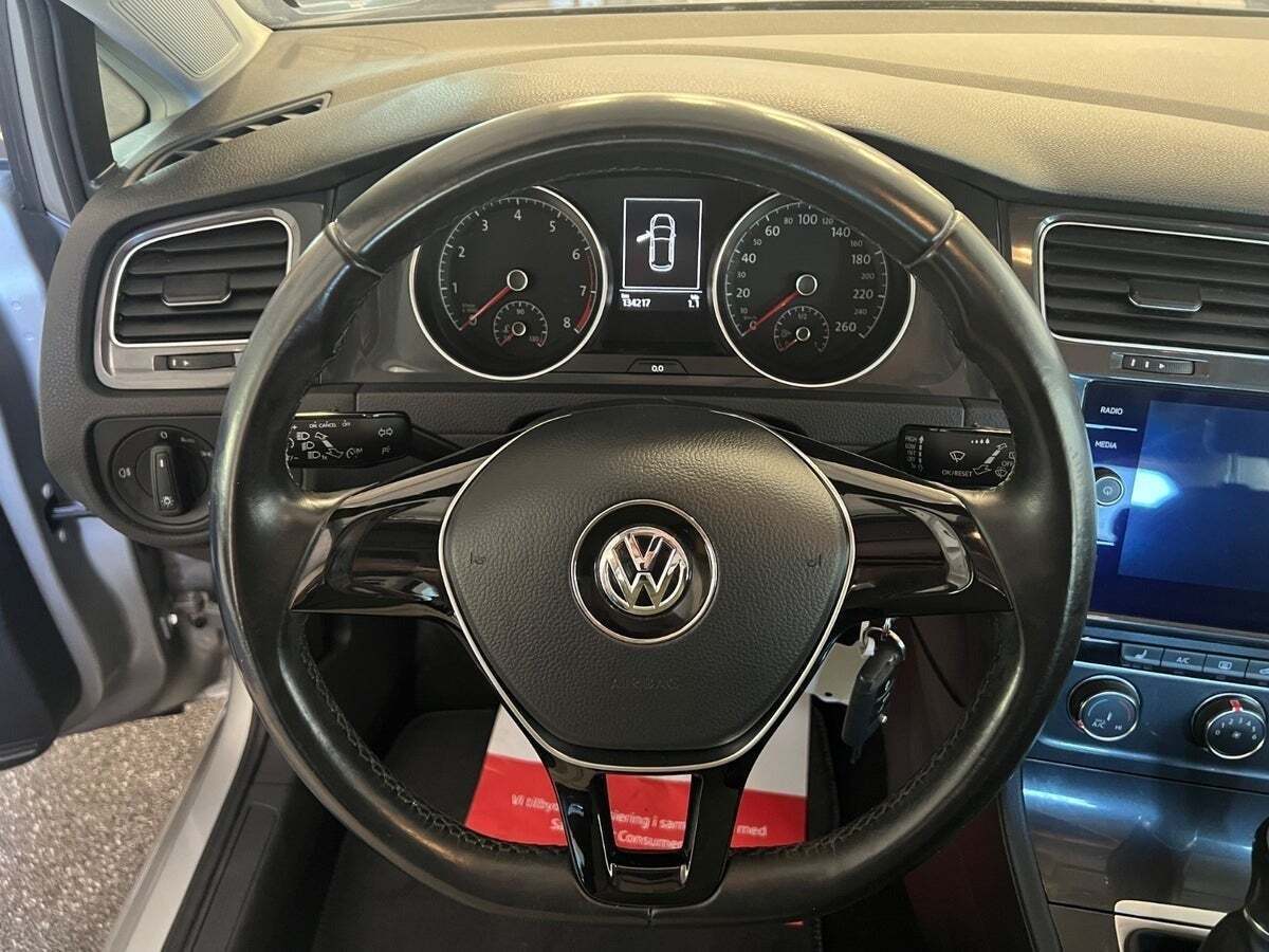 Sølv VW Golf VII fra 2018