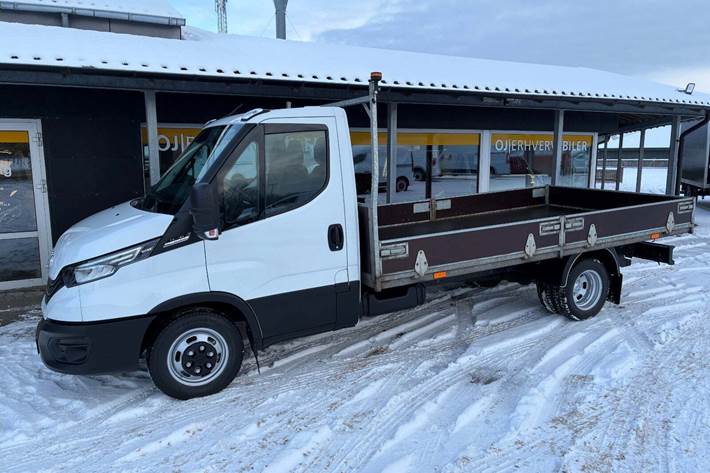 Hvid Iveco Daily fra 2023