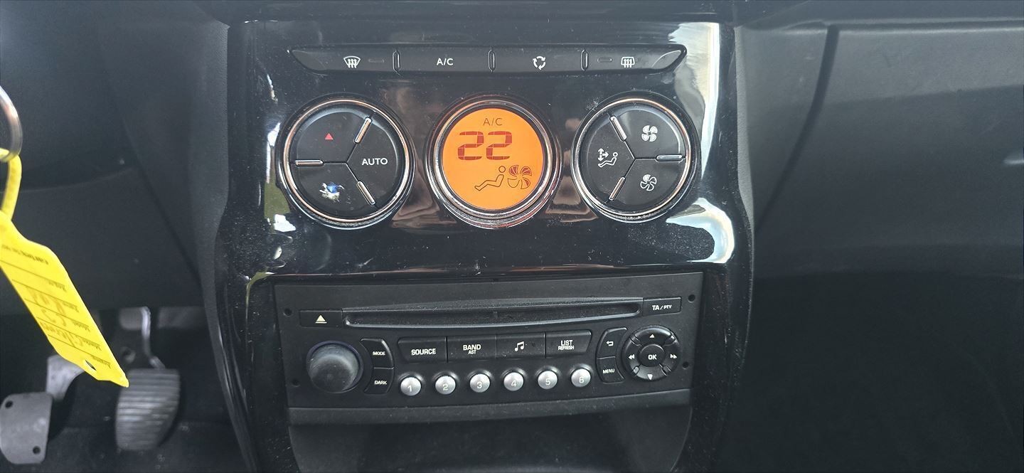 Rød Citroën DS3 fra 2013