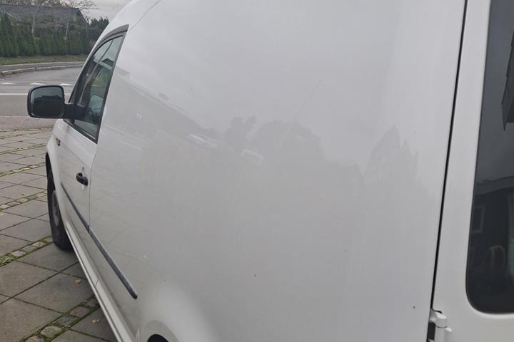 Hvid VW Caddy fra 2017