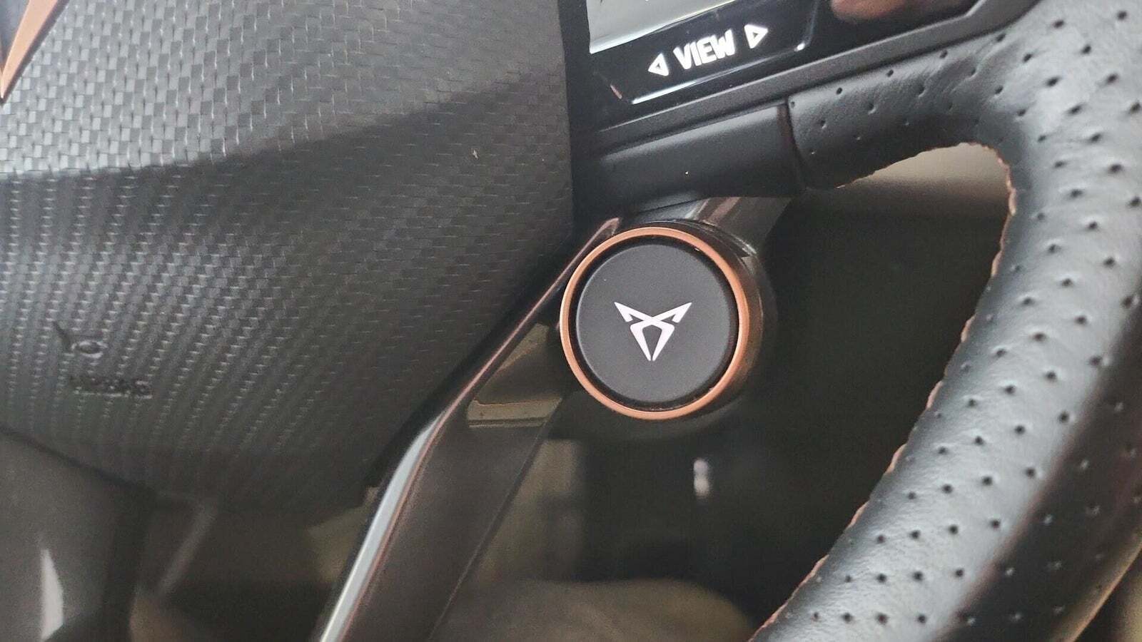 Grå Cupra Born fra 2023