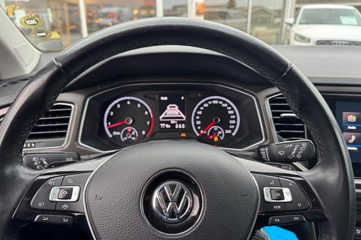 Blå VW T-Roc fra 2019