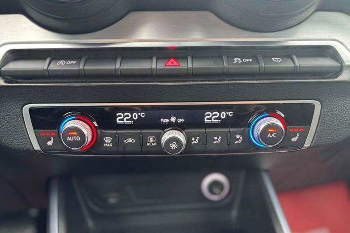 Hvid Audi Q2 fra 2018