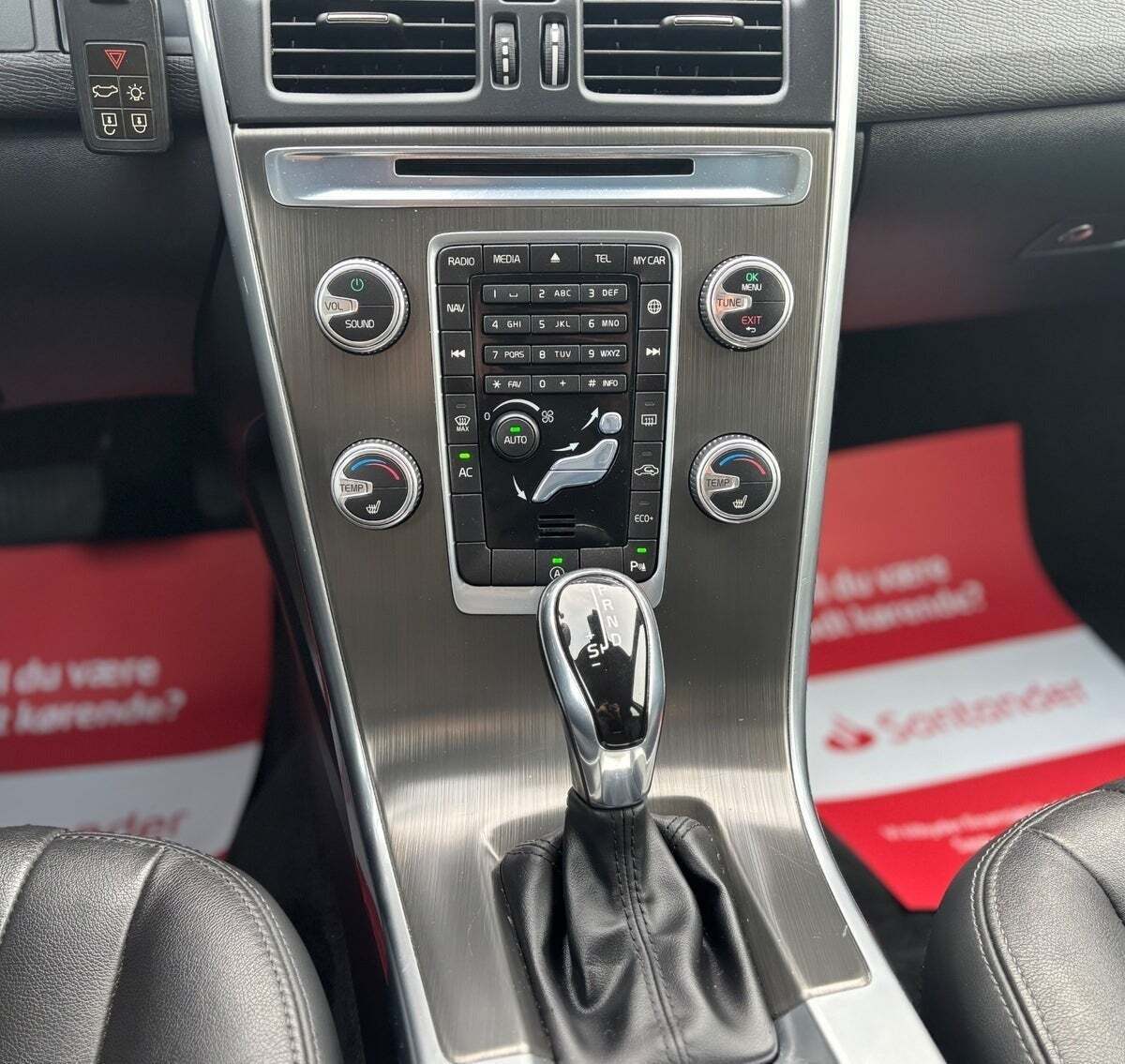 Orange Volvo XC60 fra 2016