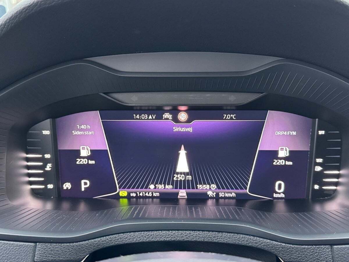 Grå Skoda Karoq fra 2021