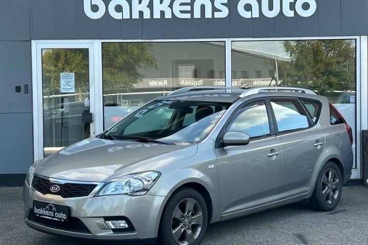 undefined Kia Ceed fra 2011 set udefra