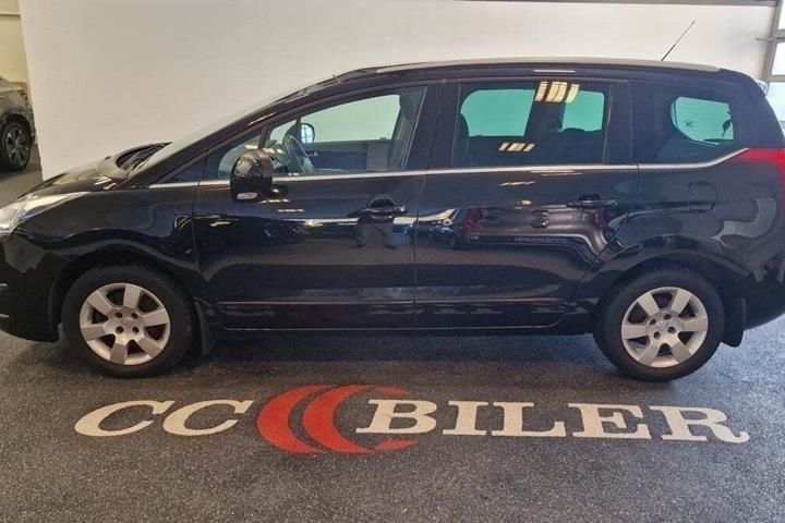 Sort Peugeot 5008 fra 2017