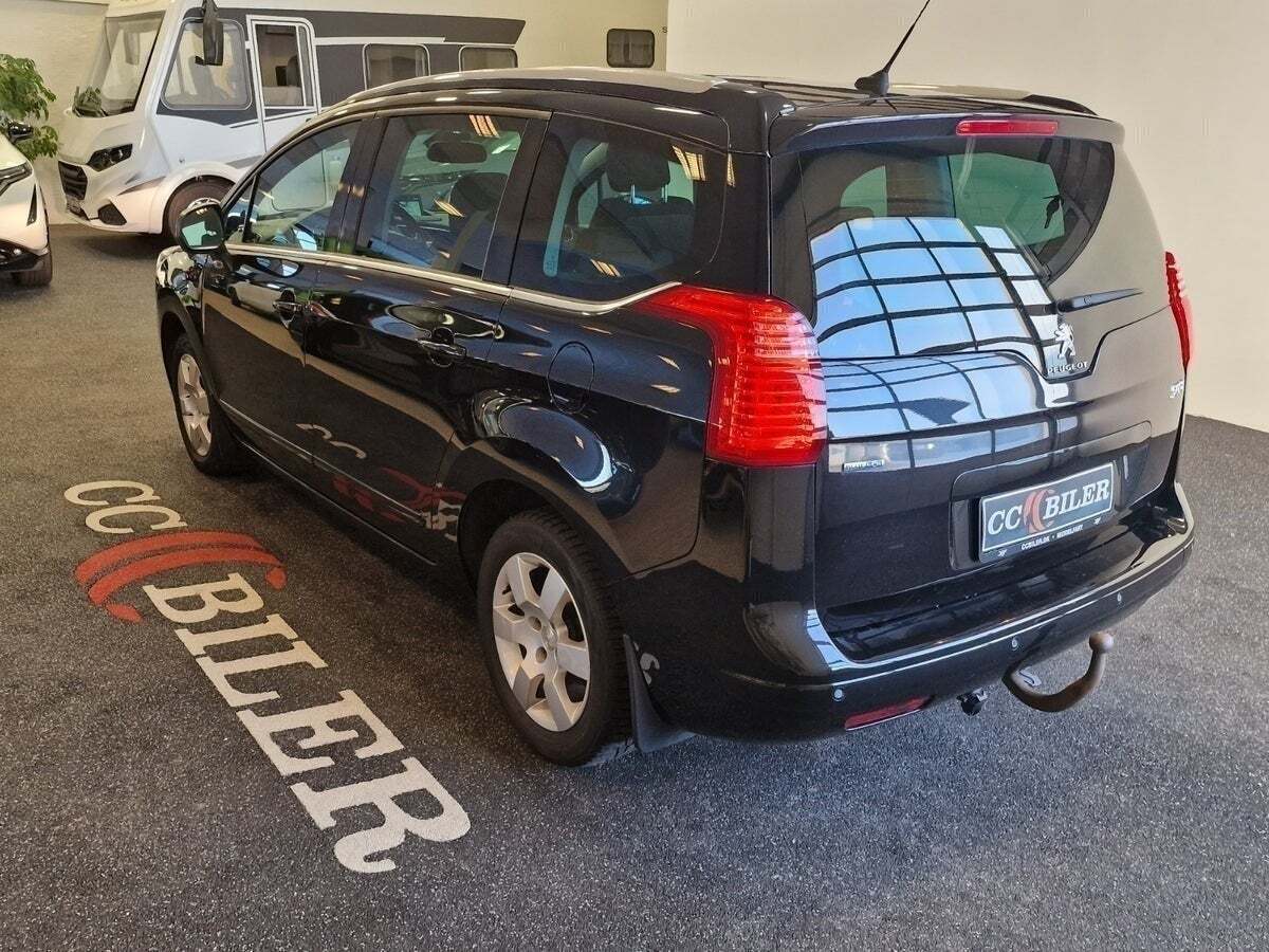 Sort Peugeot 5008 fra 2017