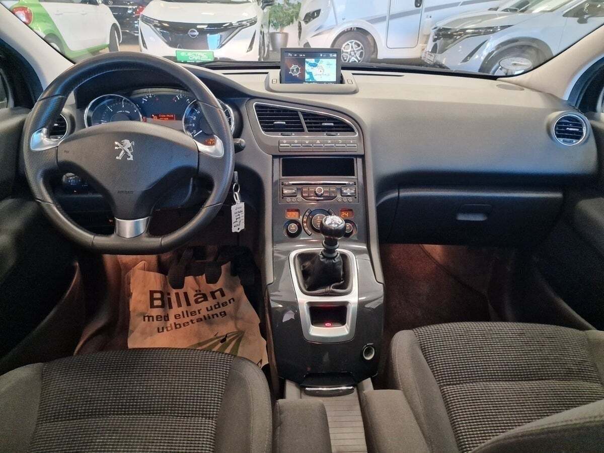 Sort Peugeot 5008 fra 2017