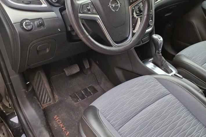 Sort Opel Mokka fra 2015