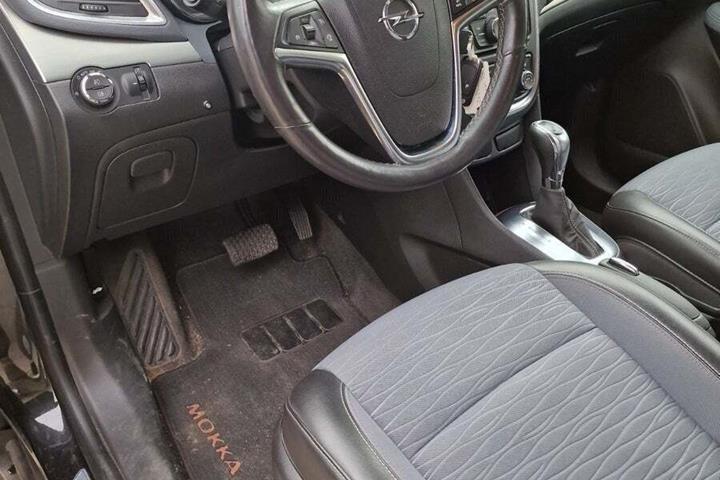 Sort Opel Mokka fra 2015
