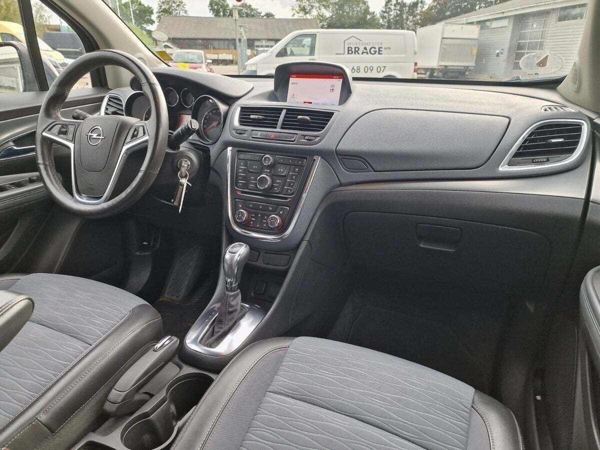 Sort Opel Mokka fra 2015
