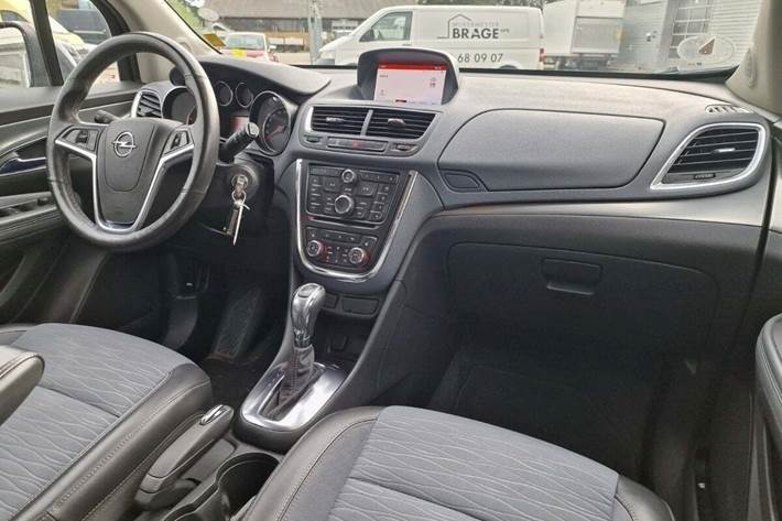 Sort Opel Mokka fra 2015