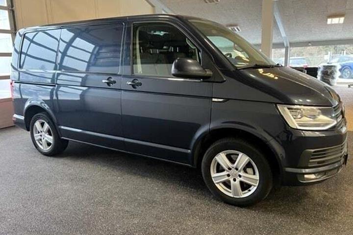 Sort VW Transporter fra 2017