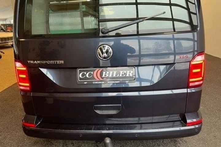 Sort VW Transporter fra 2017