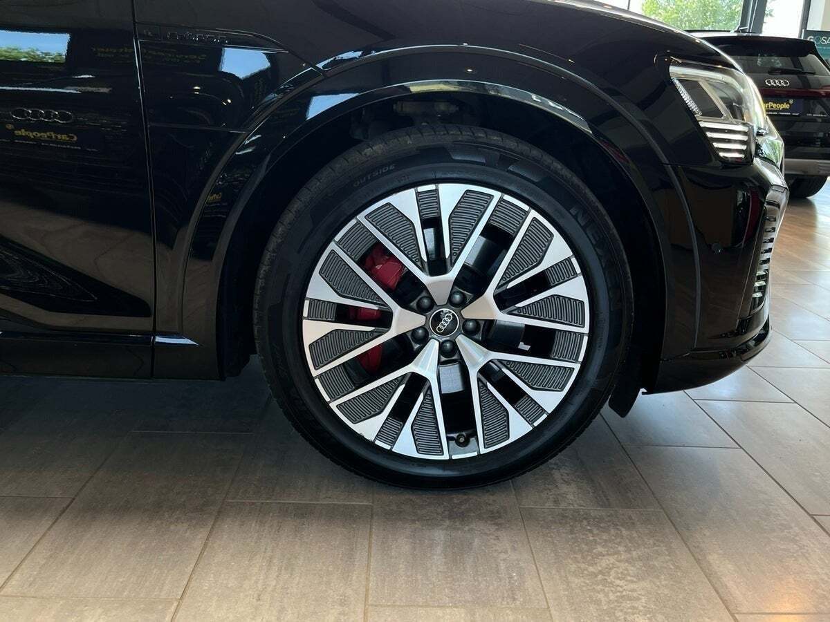 Sort Audi Q8 e-tron fra 2023