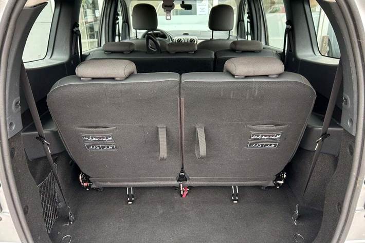 Sølv Dacia Lodgy fra 2014