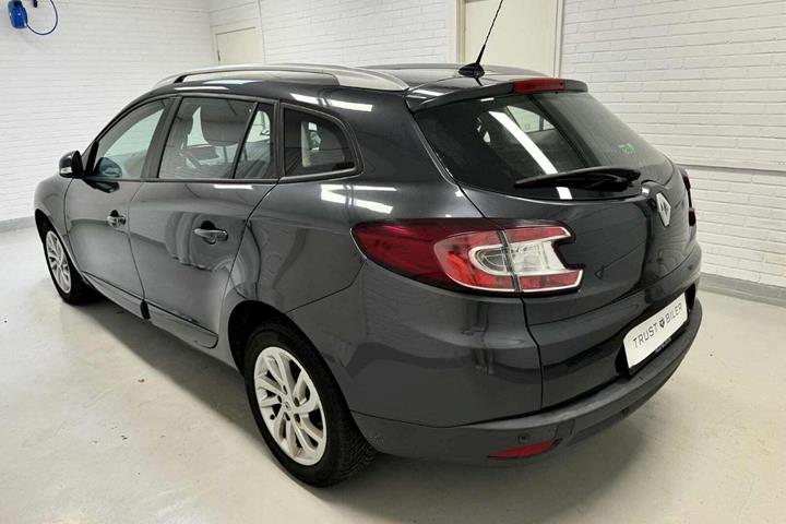 Grå Renault Megane III fra 2014