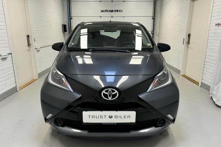 Blå Toyota Aygo fra 2015
