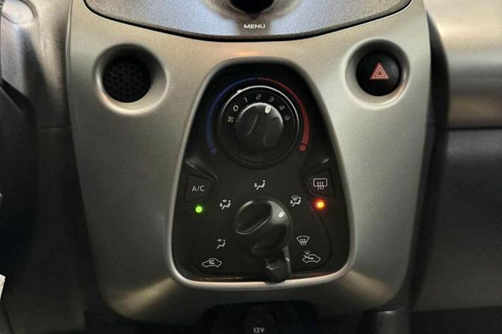 Blå Toyota Aygo fra 2015
