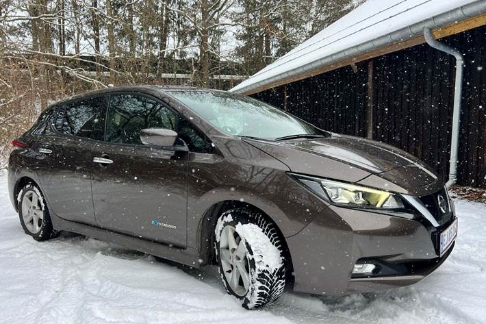 Brun Nissan Leaf fra 2018