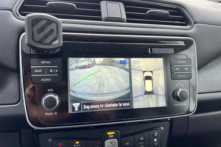 Brun Nissan Leaf fra 2019 set indefra