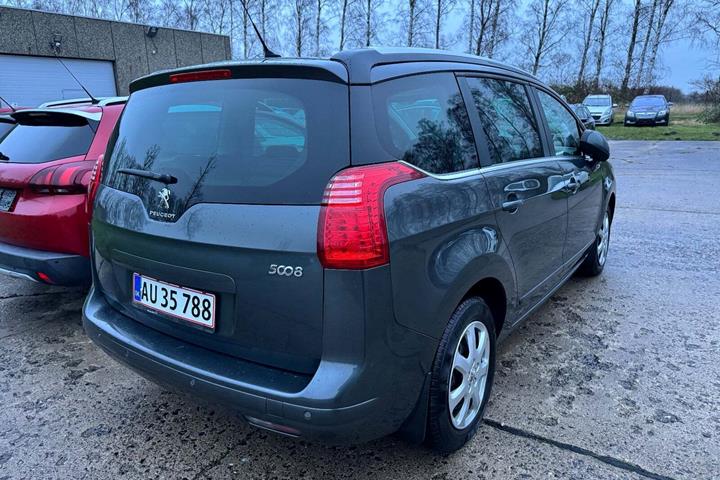 undefined Peugeot 5008 fra 2015