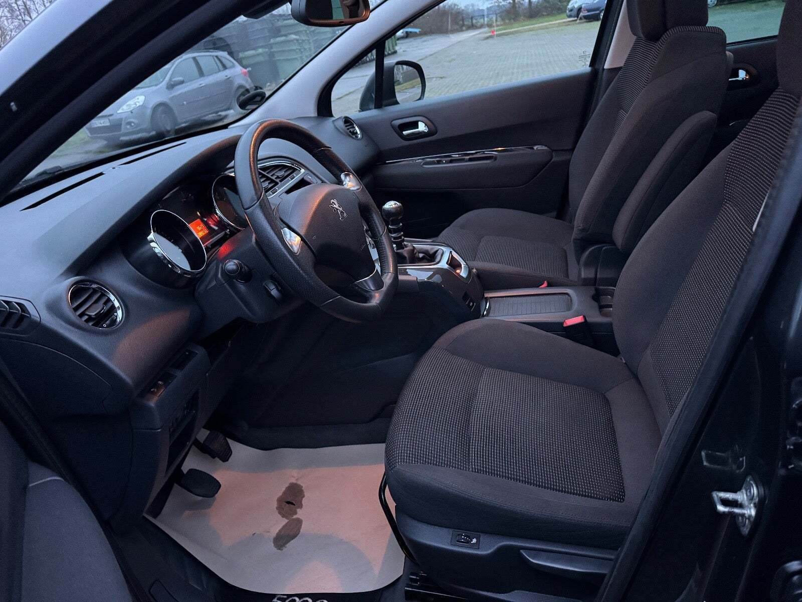 undefined Peugeot 5008 fra 2015