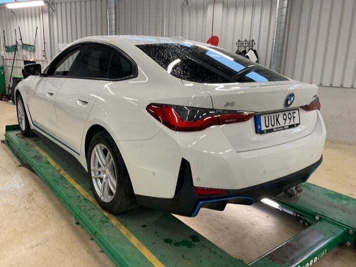 BMW i4 eDrive40 Charged