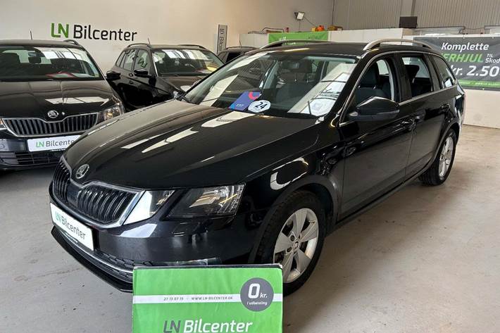 Sort Skoda Octavia fra 2017