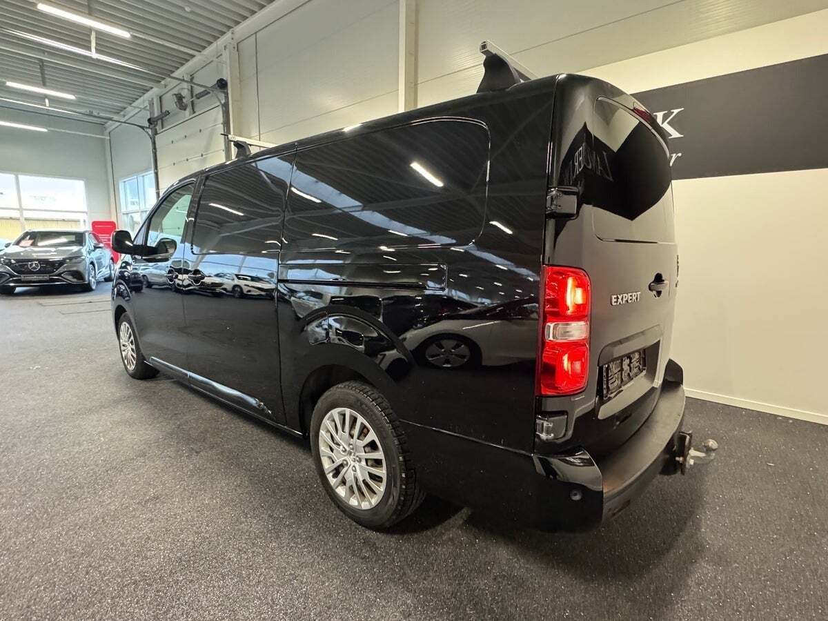 Sort Peugeot Expert fra 2021