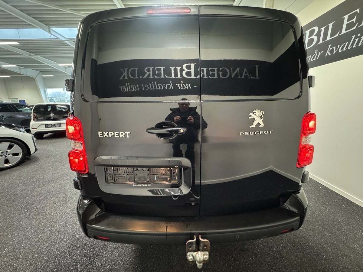 Sort Peugeot Expert fra 2021