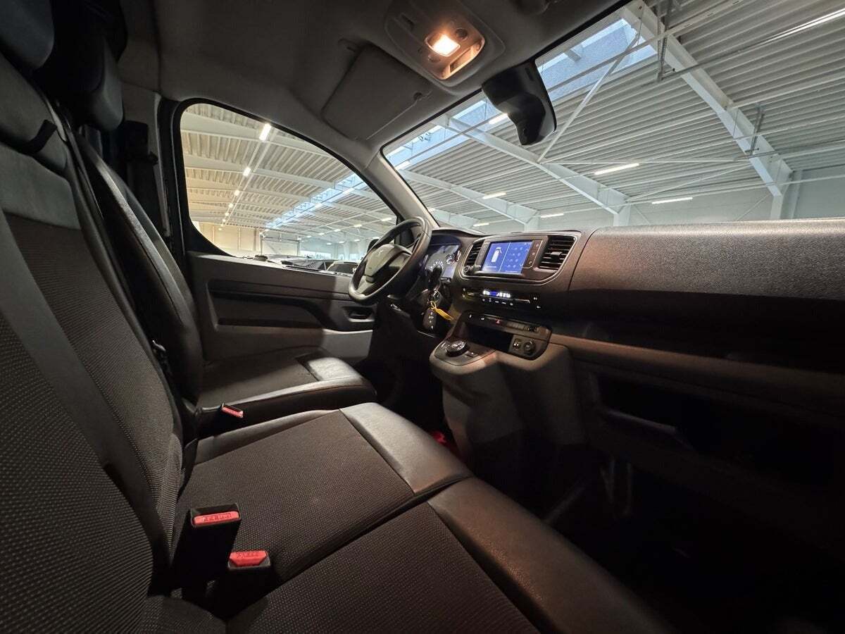 Sort Peugeot Expert fra 2021