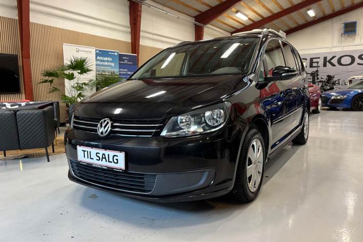 Sort VW Touran fra 2014
