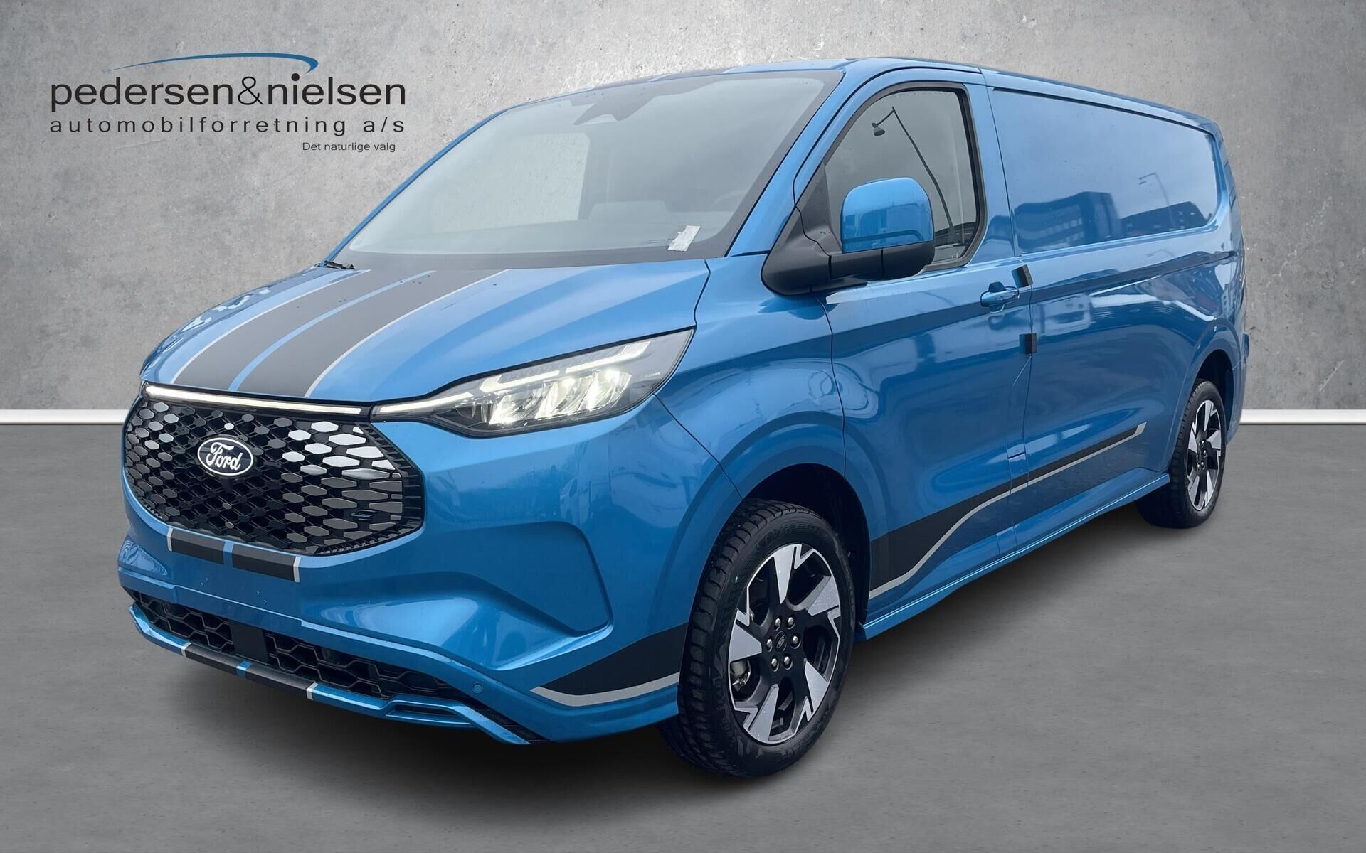 Ford E-Transit Custom 340 L2H1 EL Sport 218HK Van Aut.