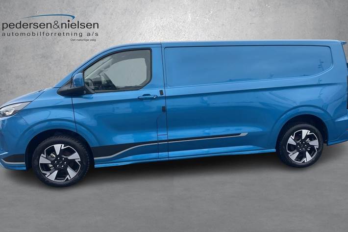 Blå Ford E-Transit Custom fra 2025