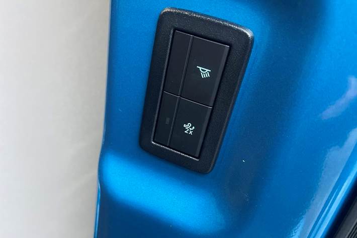 Blå Ford E-Transit Custom fra 2025