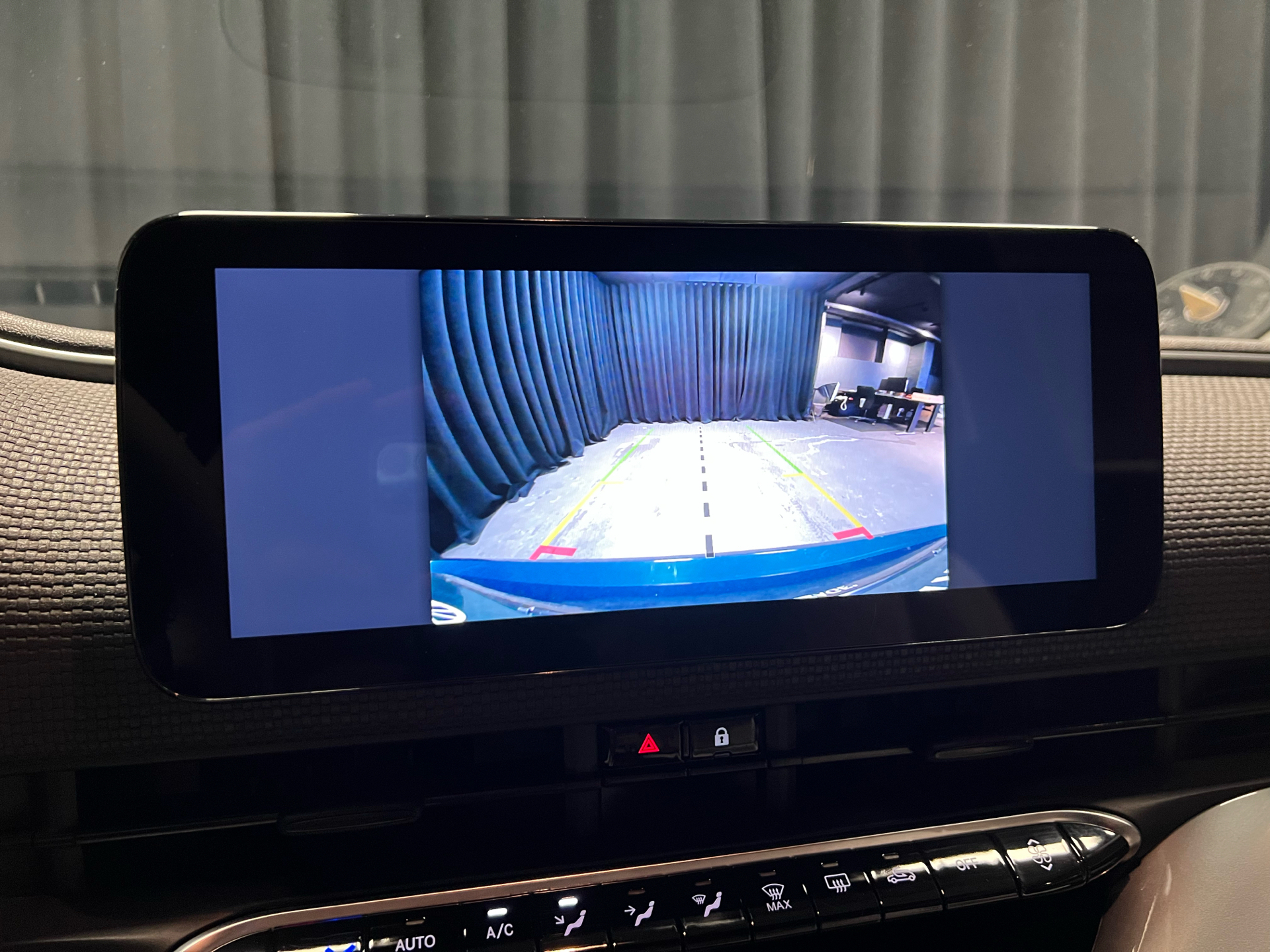 Blå Fiat 500e fra 2023