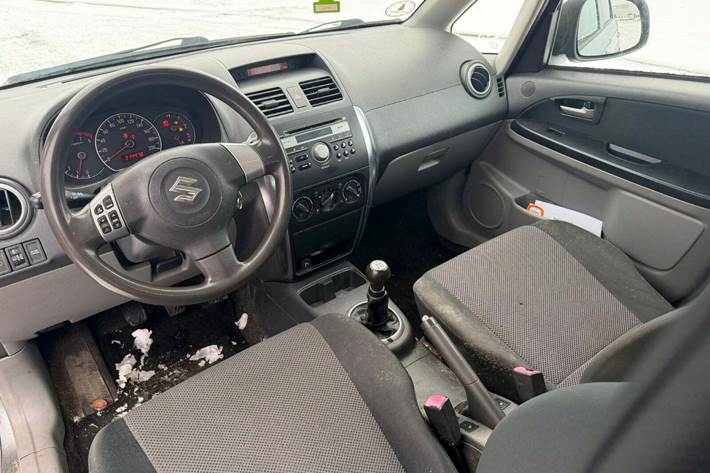 Grøn Suzuki SX4 fra 2008