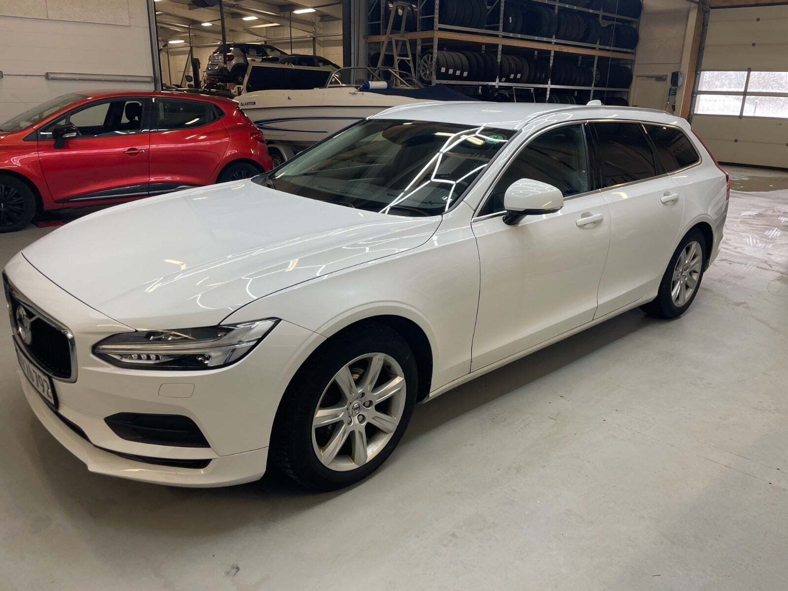 Volvo V90 2,0 D4 190 Momentum aut. AWD