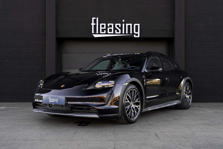 Sort Porsche Taycan 4 fra 2021