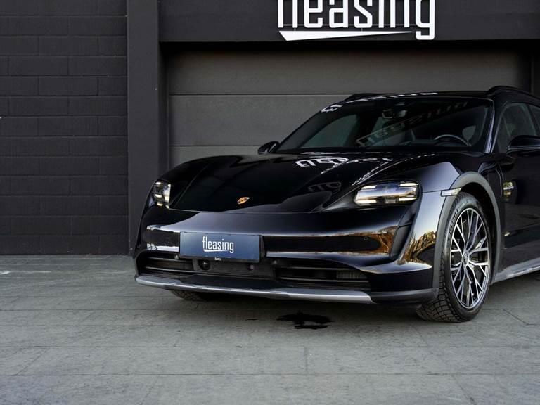 Porsche Taycan 4 Performance+ Cross Turismo