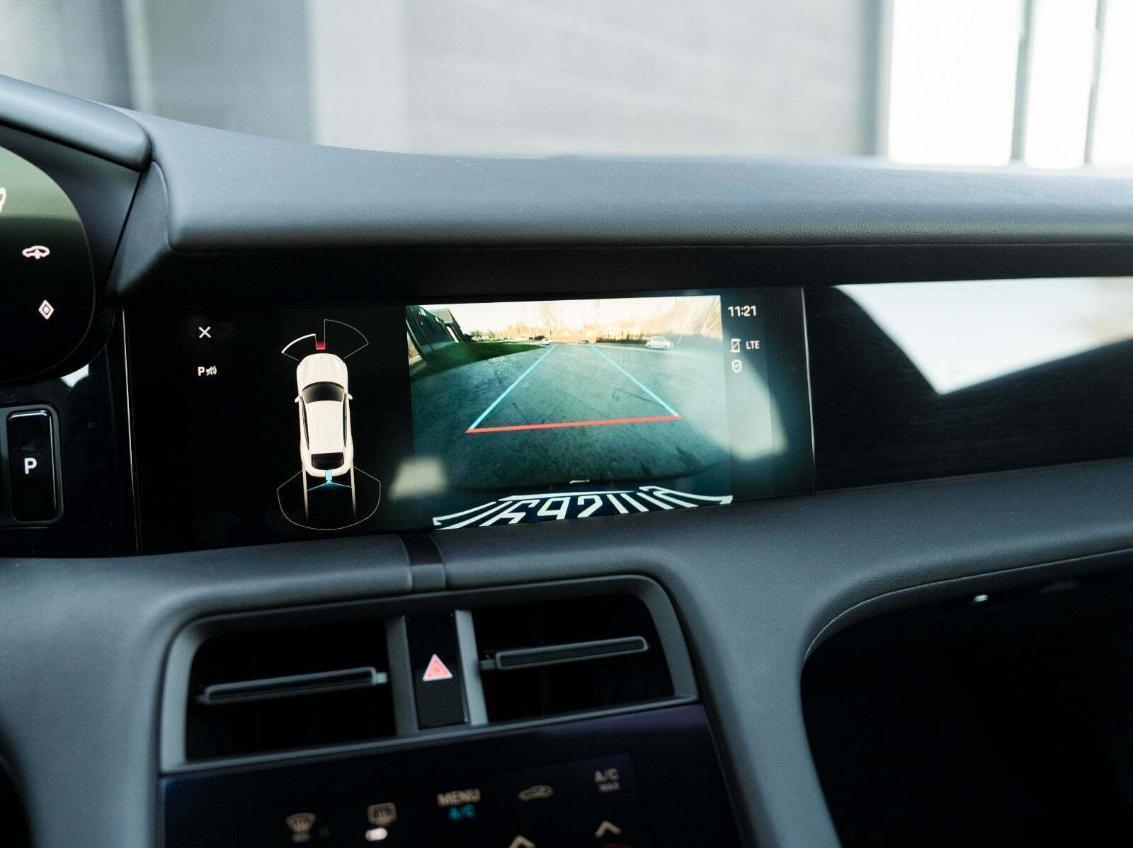 Sort Porsche Taycan 4 fra 2021