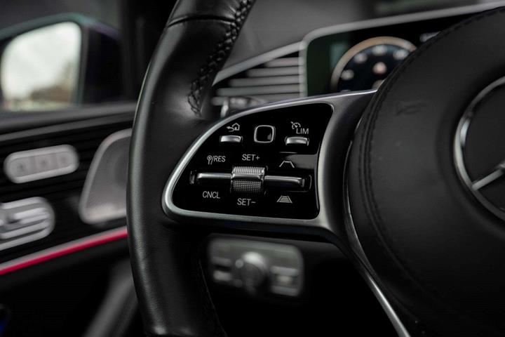 Sort Mercedes GLS600 fra 2023 set indefra