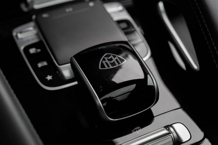 Sort Mercedes GLS600 fra 2023