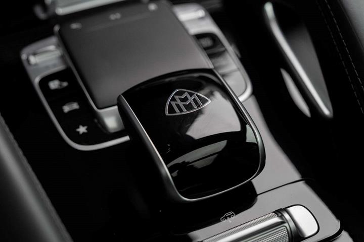 Sort Mercedes GLS600 fra 2023